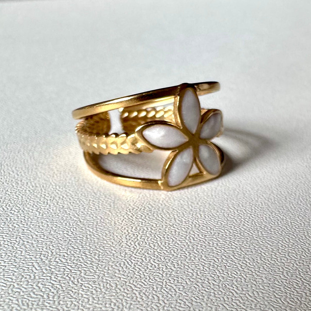 Adjustable Statement white flower ring