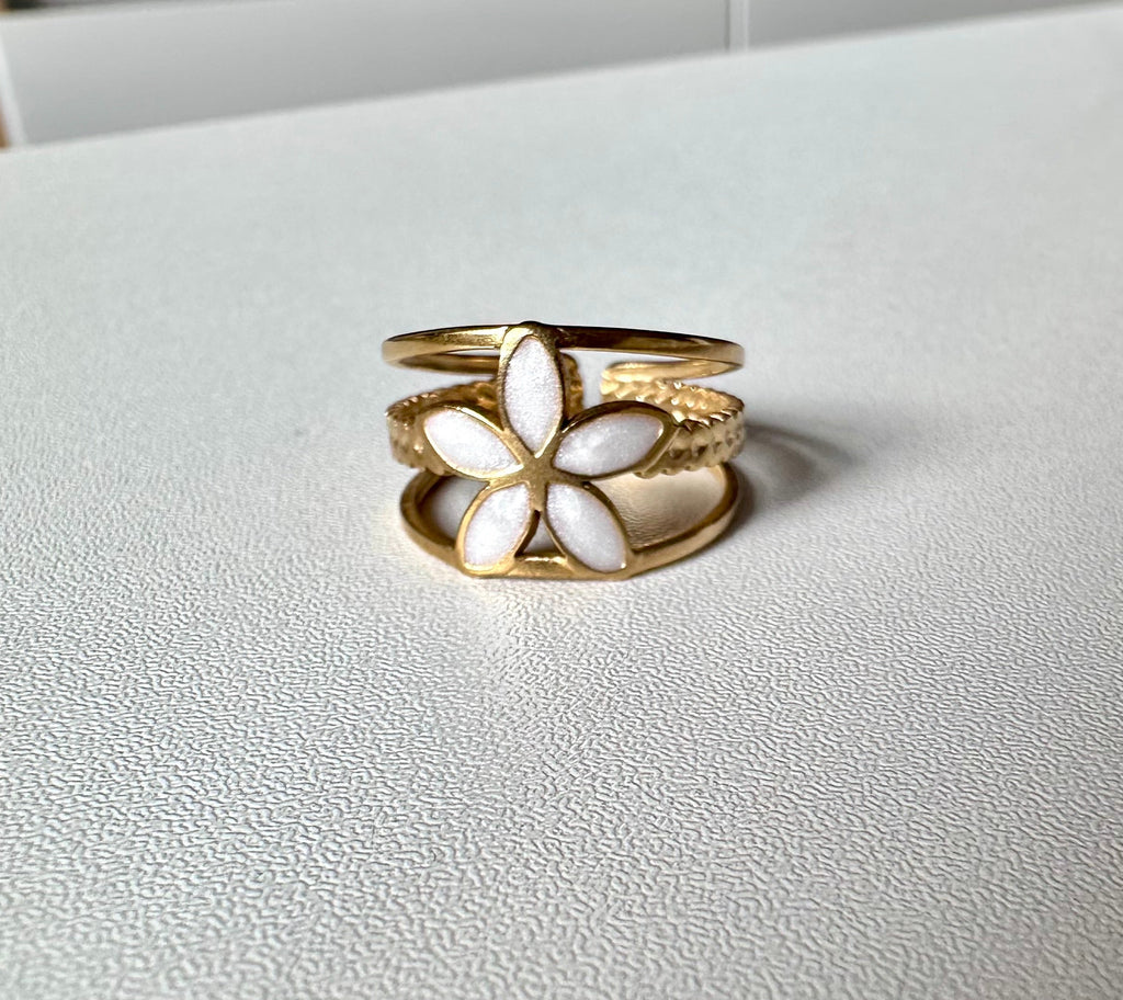 Adjustable Statement white flower ring