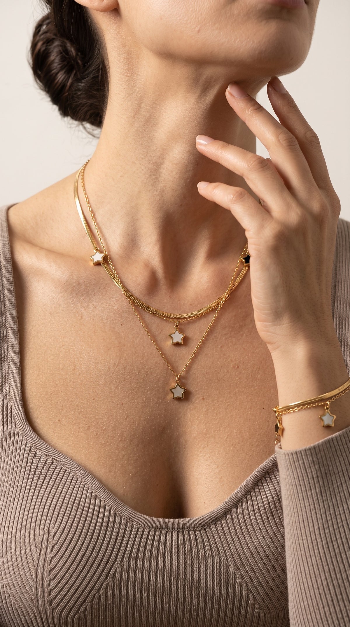 Elegant Star Pattern Necklace and Pendant set